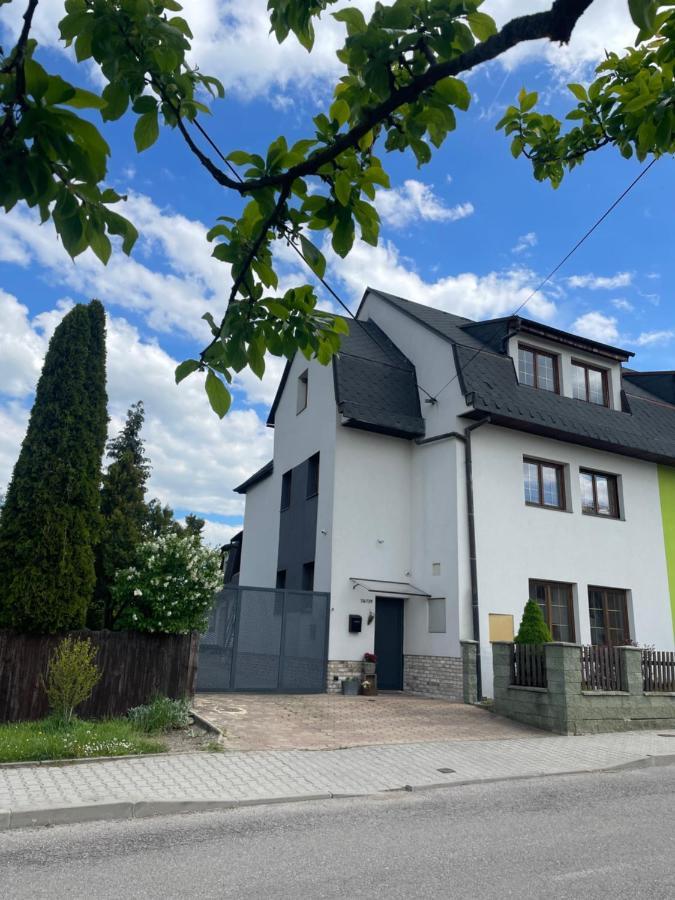 Apartment Dubnica Prejta Dubnica nad Váhom Buitenkant foto